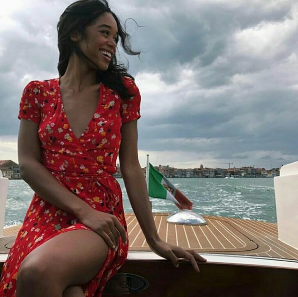 🌼SUMMER CLEARANCE🌼 Red floral wrap dress - Picture 4 of 8